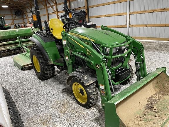 Image of John Deere 2032R equipment image 4