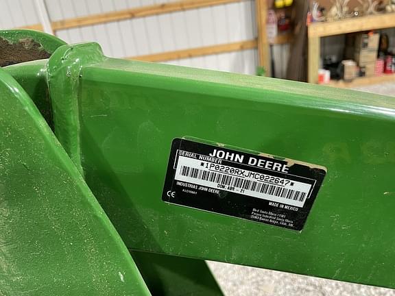 Image of John Deere 2032R equipment image 3