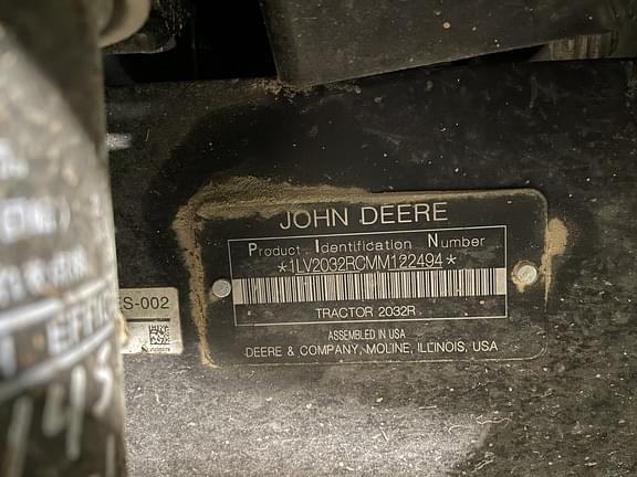 Image of John Deere 2032R equipment image 1