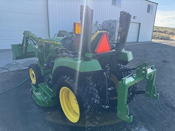 Image of John Deere 2032R equipment image 2