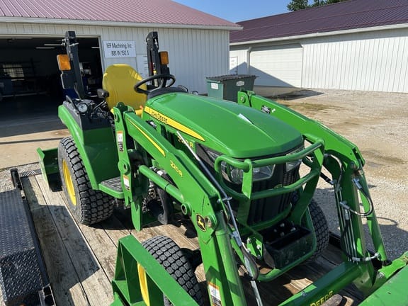 2021 John Deere 2032R Equipment Image0