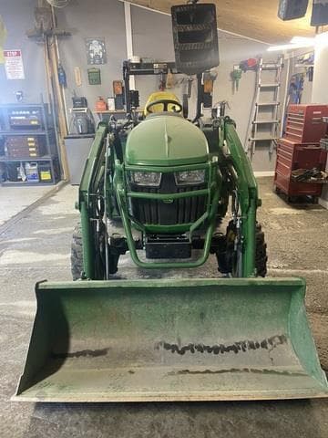 Image of John Deere 2032R equipment image 1
