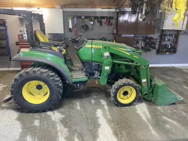 Image of John Deere 2032R Primary image