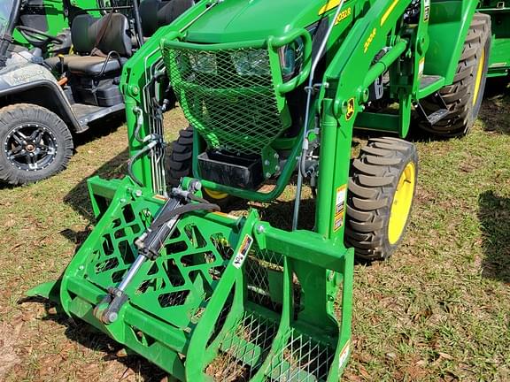 Image of John Deere 2032R equipment image 1