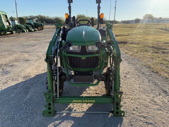 Image of John Deere 2032R equipment image 4