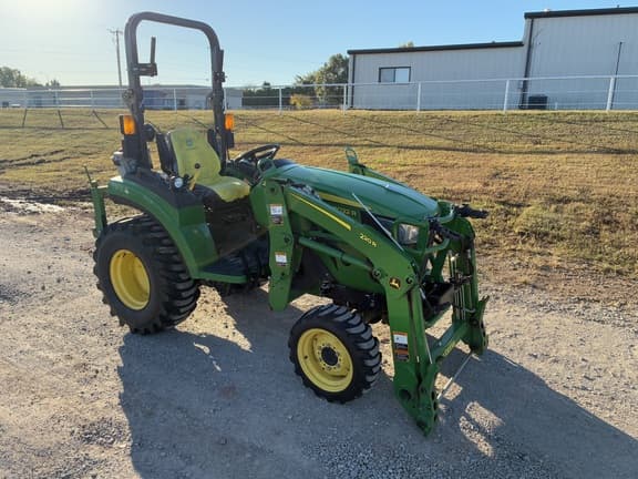 Image of John Deere 2032R equipment image 1