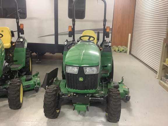 2021 John Deere 2032R Equipment Image0