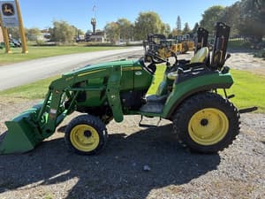 2021 John Deere 2032R Image