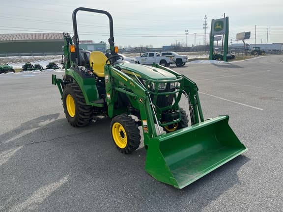 Image of John Deere 2032R equipment image 2