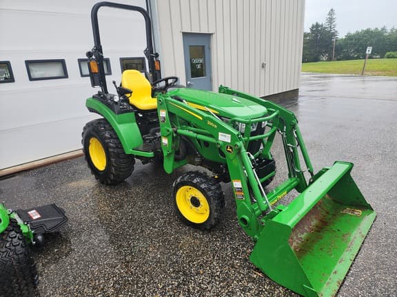 Image of John Deere 2032R equipment image 3
