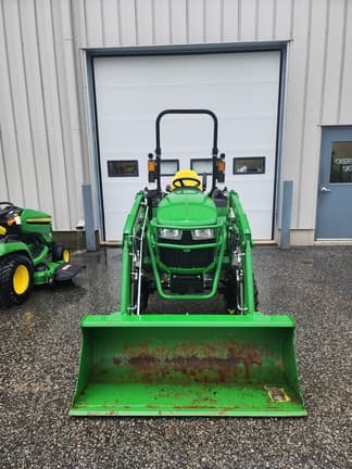 Image of John Deere 2032R equipment image 1
