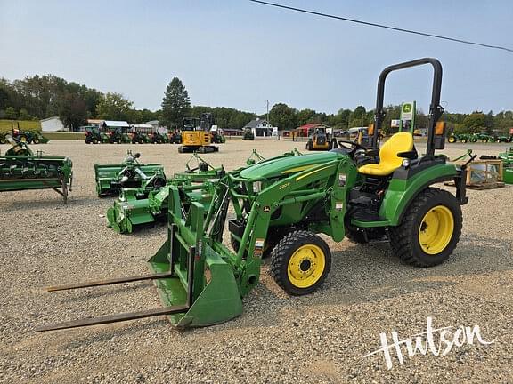 Image of John Deere 2032R equipment image 1