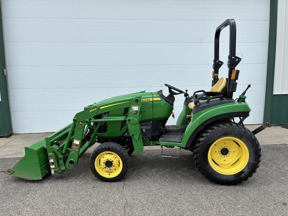 2021 John Deere 2032R Equipment Image0
