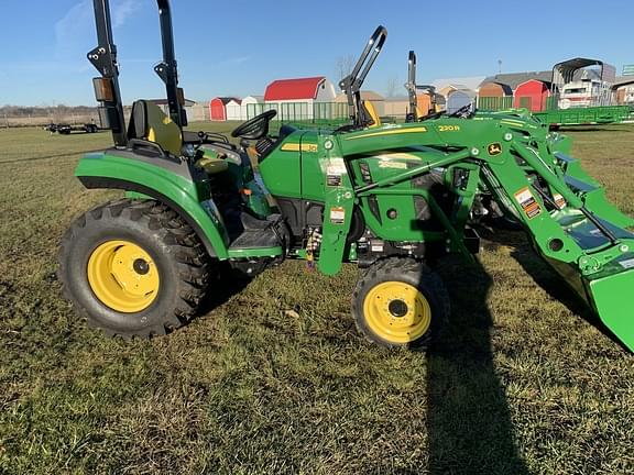 Image of John Deere 2032R Primary image