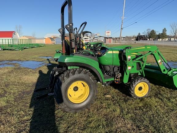 Image of John Deere 2032R equipment image 2