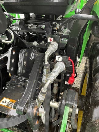 Image of John Deere 2038R equipment image 4