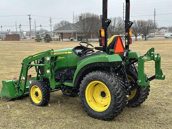 Image of John Deere 2038R equipment image 4