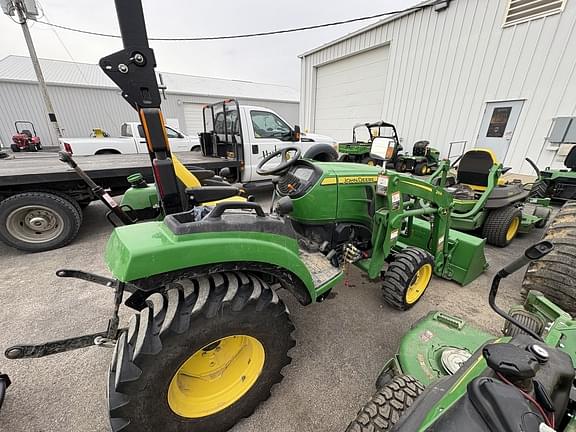 Image of John Deere 2038R equipment image 4