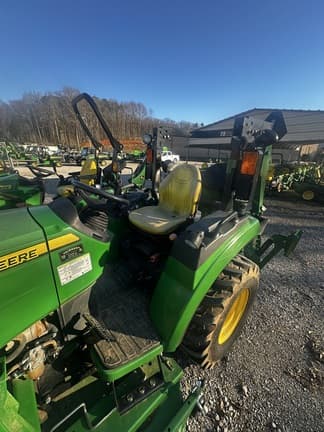 Image of John Deere 2038R equipment image 4
