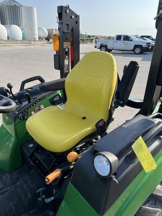 Image of John Deere 2038R equipment image 4