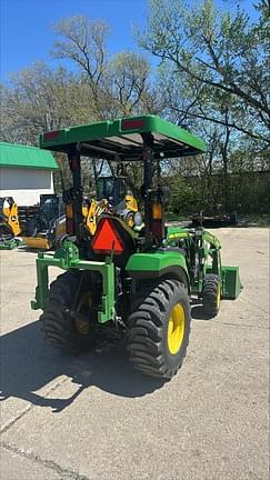 Image of John Deere 2038R equipment image 4