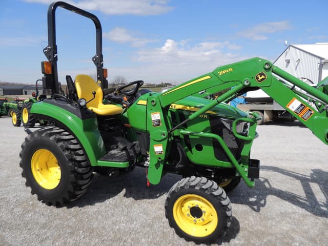 Image of John Deere 2038R equipment image 3
