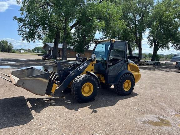 Image of John Deere 204L equipment image 4