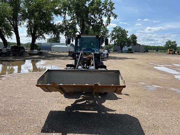 Image of John Deere 204L equipment image 3