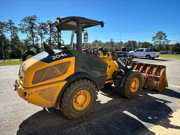 Image of John Deere 204L equipment image 3