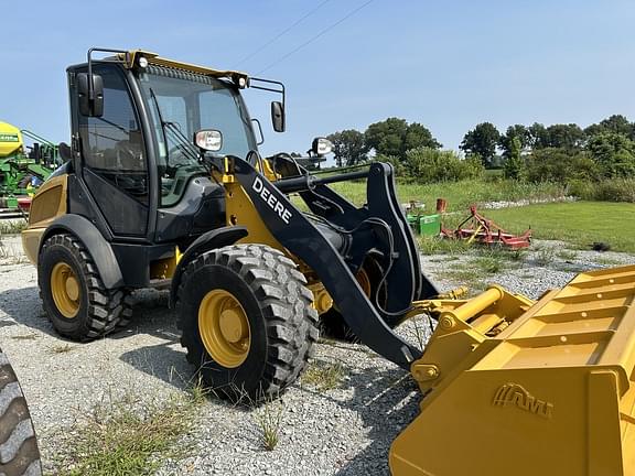 Image of John Deere 204L equipment image 1