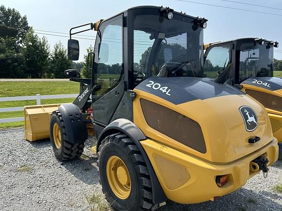 Image of John Deere 204L equipment image 2