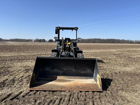 Image of John Deere 204L equipment image 1