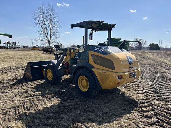 Image of John Deere 204L equipment image 4