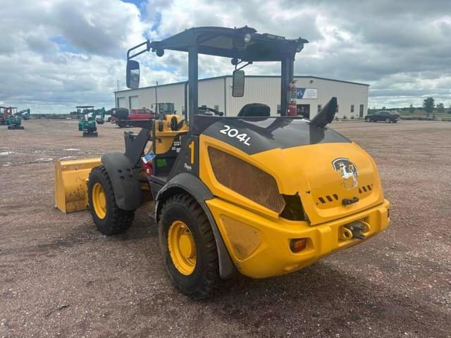 Image of John Deere 204L equipment image 3