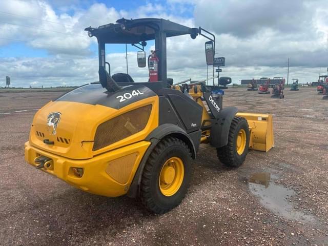 Image of John Deere 204L equipment image 2