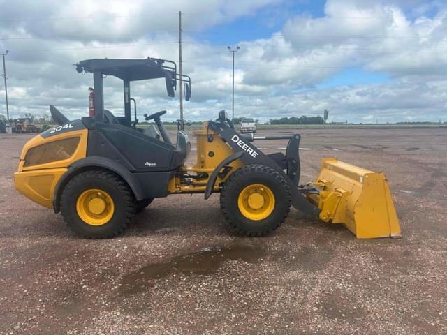 Image of John Deere 204L equipment image 4