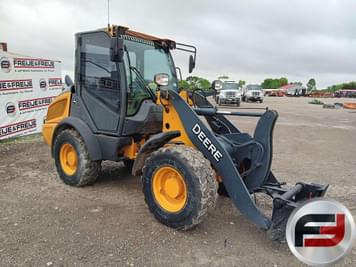 Main image John Deere 204L