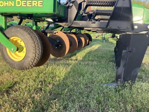 Image of John Deere 2100 equipment image 3