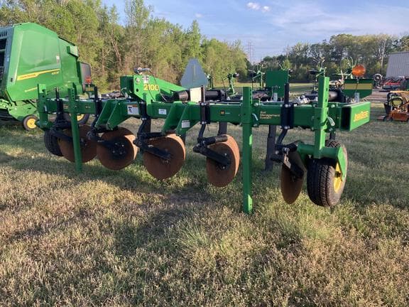 Image of John Deere 2100 equipment image 2