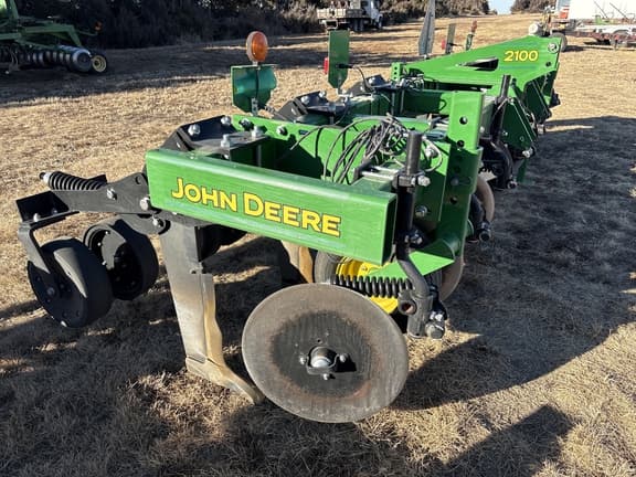 Image of John Deere 2100 Primary image