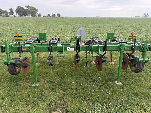 Image of John Deere 2100 equipment image 2