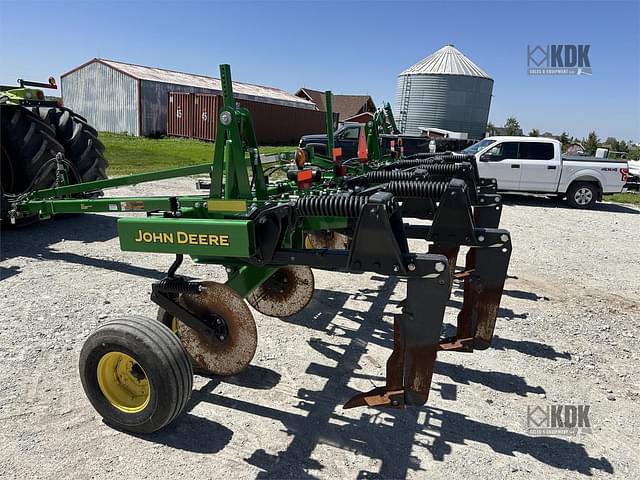 Image of John Deere 2100 equipment image 2