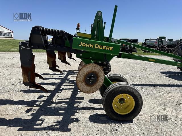 Image of John Deere 2100 equipment image 4