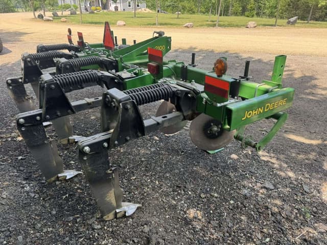 Image of John Deere 2100 equipment image 3