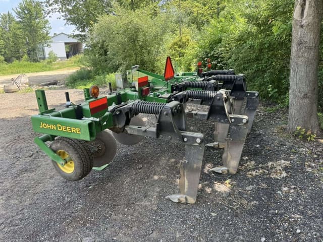 Image of John Deere 2100 equipment image 1