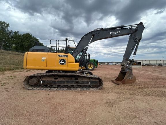 Image of John Deere 210GLC equipment image 1