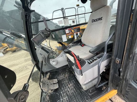 Image of John Deere 210GLC equipment image 4