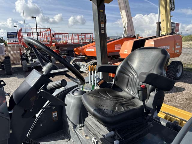 Image of John Deere 210L EP equipment image 4