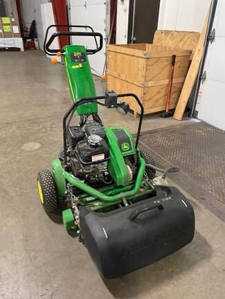 Image of John Deere 220 E-Cut equipment image 2