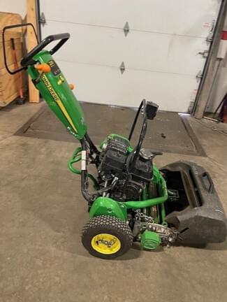 Image of John Deere 220 E-Cut equipment image 3